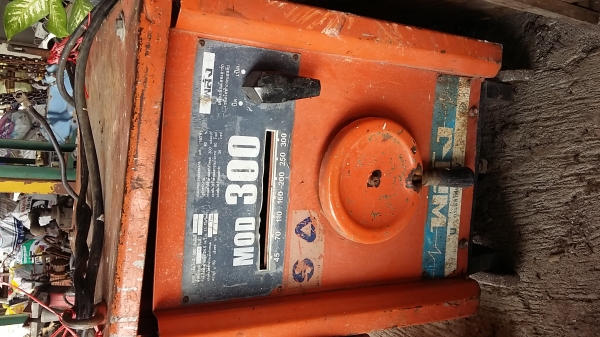 ขาย ตู้เชื่อม พลัง 300 แอม สภาพสวย ช้งานได้ปกติ