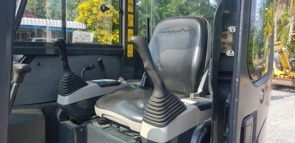 รถขุดโคมัตสุ コマツ Komatsu PC50MR-2 เก่าญี่ปุ่น เครื่องดีมาก ปั้มดีมาก ตู้กระดกได้