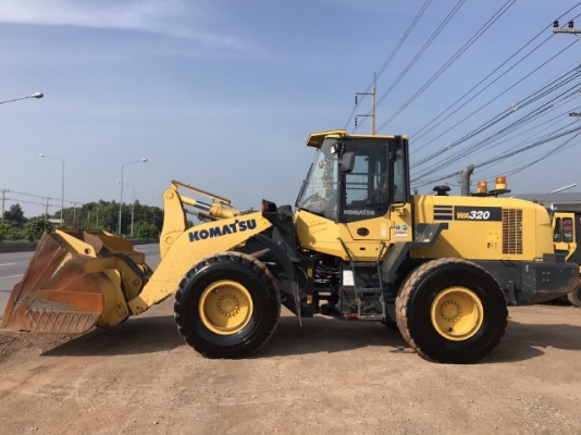 ขายรถตักล้อยาง KOMATSU WA320-7 ปี 2014 นำเข้าเองจากญี่ปุ่น สภาพสวยพร้อมใช้งาน ถึงเร็วๆนี้ครับ ขายรถตักล้อยาง KOMATSU WA320-7 ปี 2014 นำเข้าเองจากญี่ปุ่น สภาพสวยพร้อมใช้งาน ถึงเร็วๆนี้ครับ
