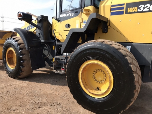 ขายรถตักล้อยาง KOMATSU WA320-7 ปี 2014 นำเข้าเองจากญี่ปุ่น สภาพสวยพร้อมใช้งาน ถึงเร็วๆนี้ครับ ขายรถตักล้อยาง KOMATSU WA320-7 ปี 2014 นำเข้าเองจากญี่ปุ่น สภาพสวยพร้อมใช้งาน ถึงเร็วๆนี้ครับ