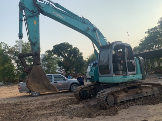 แบ็คโฮ โกเบลโ้ก้ SK200