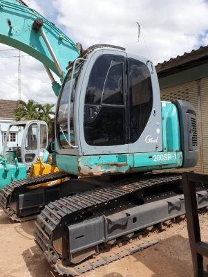 แบ็คโฮ โกเบลโ้ก้ SK200