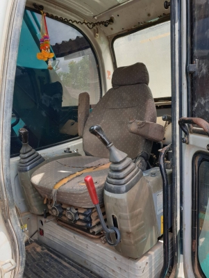 แบ็คโฮ โกเบลโ้ก้ SK200