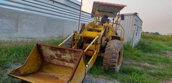 ขายรถตักล้อยาง CAC-950 รถพร้อมใช้ ราคา.350,000 เครื่องเปลี่ยนใหม่ ระบะการทำงานพร้อม ต่อแขนแล้ว สนใจคุยกันครับที่.081-3531946 ต่อ.บางนา