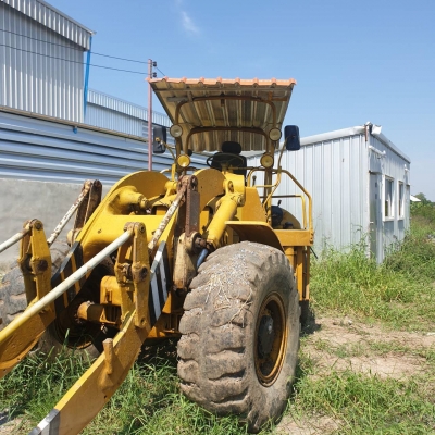 ขายรถตักล้อยาง CAC-950 รถพร้อมใช้ ราคา.350,000 เครื่องเปลี่ยนใหม่ ระบะการทำงานพร้อม ต่อแขนแล้ว สนใจคุยกันครับที่.081-3531946 ต่อ.บางนา