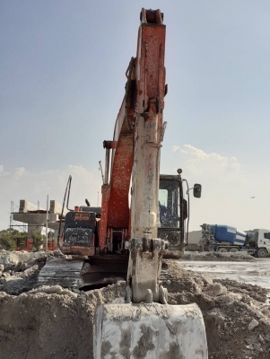 ขายรถแบคโฮ HITACHI ZX200-1 เอกสารเล่มทะเบียน ราคา.900,000 รถใช้งานอยู่ แอร์มี ไฟฟ้าใช้งานได้ สนใจนัดลิงรถได้ที่ 081-3531946 ต่อ.บางนา รถอยู่ กทม