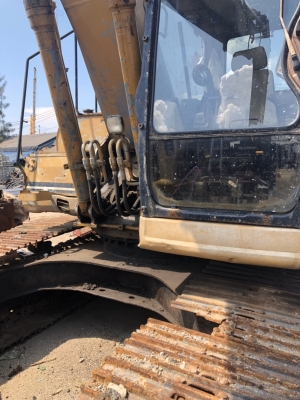 ขายรถแบคโฮมูมยาวCAT320V2-LCเอกสารเล่มทะเบียน ราคา.780,000 รถใช้งานอยู่ แอร์มี ไฟฟ้าใช้งานได้ มูมยาว 18 ม.สนใจนัดลองรถได้ที่ 081-3531946 ต่อ.บางนา รถอยู่ กทม