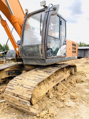 ขายรถแบคโฮ HITACHI ZX200-5G อินวอยราคา.1,250,000 รถพร้อมใช้งาน แอร์มี ไฟฟ้าใช้งานได้ เอวมีขยับนิดหน่อย ชั้วโมงการทำงาน 15,880 ช.ม สนใจนัดลิงรถได้ที่ 081-3531946 ต่อ.บางนา รถอยู่ สระแก้ว