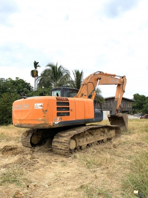 ขายรถแบคโฮ HITACHI ZX200-5G อินวอยราคา.1,250,000 รถพร้อมใช้งาน แอร์มี ไฟฟ้าใช้งานได้ เอวมีขยับนิดหน่อย ชั้วโมงการทำงาน 15,880 ช.ม สนใจนัดลิงรถได้ที่ 081-3531946 ต่อ.บางนา รถอยู่ สระแก้ว