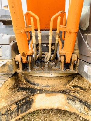 ขายรถแบคโฮ HITACHI ZX200-5G อินวอยราคา.1,250,000 รถพร้อมใช้งาน แอร์มี ไฟฟ้าใช้งานได้ เอวมีขยับนิดหน่อย ชั้วโมงการทำงาน 15,880 ช.ม สนใจนัดลิงรถได้ที่ 081-3531946 ต่อ.บางนา รถอยู่ สระแก้ว