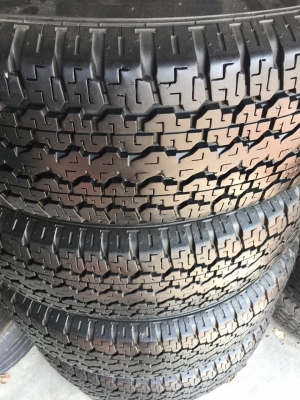 ขายยางบริสโตน 245/70/16ปี15 ดอกยาง80\%+สนใจโทร0879050181.ส่งได้ครับ