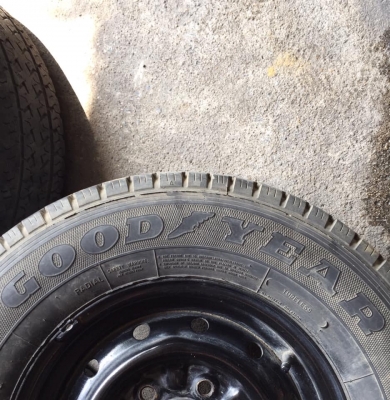 ขายล้อกะทะ+ยางGoodyear 195R14ปีหาย ดอกยางมีตามรูปเข้าไร่ เข้าสวน โทร0879050181.ส่งได้ครับ