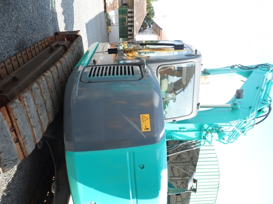 SK135-yy04 4,XXXชม  KOBELCO (รถนอก นำเข้า ขายถูก)@1,680,000บาท เครื่องดีปั่มแรง ไฟฟ้าครบ รถนอกเพิ่งนำเข้ามาใหม่ ยังไม่เคยใช้งานในเมืองไทย คอนโทรลน้ำมัน ปั้มนี้ว เครื่องดีปั้มเเรงเร็วแรงไม่โหลดพร้อมใช้ บูมอาร์มสวย ช่วงล่างดี รถสวย เร็วแรง ไม่โหลด รถพร้อมใช