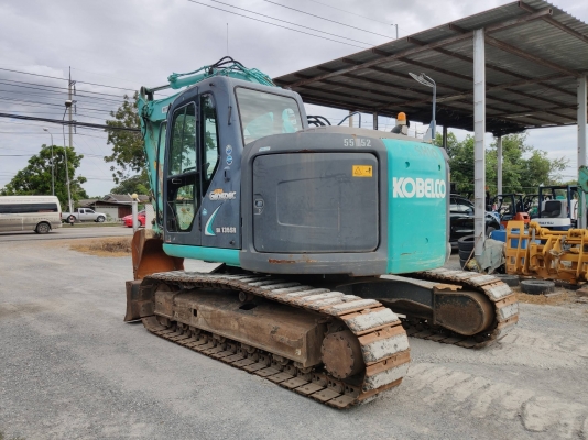 รถขุดรุ่นยอดนิยม KOBELCO SK135SR-2 YY-05 นำเข้าจากญี่ปุ่นโดยตรง โทร.090-986-2521 อ๊อบ