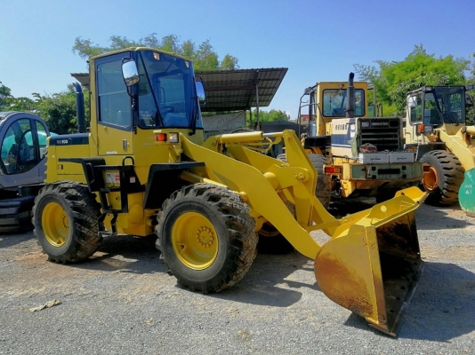 ขาย รถตัก KOMATSU WA100-3 นำเข้าจากญี่ปุ่น ระบบดี สีเดิมทั้งคัน ขายถูก โทร.090-986-2521 อ๊อบ