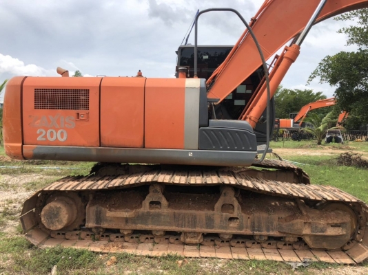 ขายHITACHI ZX200-3 ปี56 มีเล่มพร้อมใช้ทุกคันขายยกคันละ920,000 แยกคันละ980,000 คอมนอกคันละ15,000