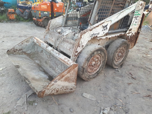 ขาย รถตักล้อยาง BOBCAT ขนาดใหญ่ 4WD เครื่อง KUBOTA ดีเซล 4 สูบ ตักได้ประมาณ 1 คิว พร้อมใช้ ขาย รถตักล้อยาง BOBCAT ขนาดใหญ่ 4WD เครื่อง KUBOTA ดีเซล 4 สูบ ตักได้ประมาณ 1 คิว พร้อมใช้