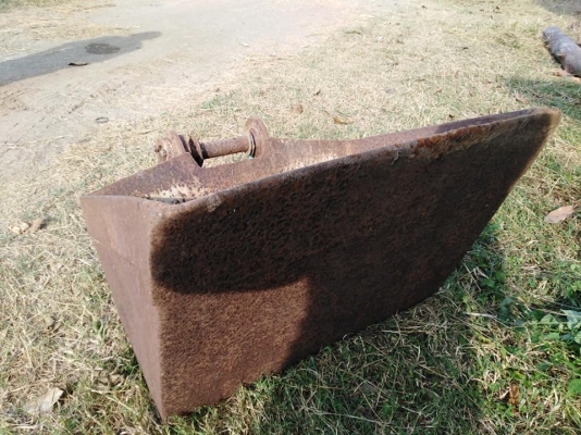 ขายบ๋้งกีํตักทราย เลน เก่าญี่ปุ่น ของKOBELCO PC40-7 แกน45มม.กว้าง78ซม. ขาย15,000บาท