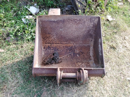 ขายบ๋้งกีํตักทราย เลน เก่าญี่ปุ่น ของKOBELCO PC40-7 แกน45มม.กว้าง78ซม. ขาย15,000บาท