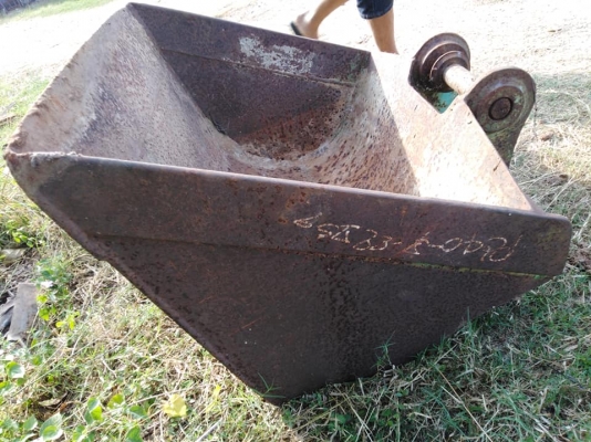 ขายบ๋้งกีํตักทราย เลน เก่าญี่ปุ่น ของKOBELCO PC40-7 แกน45มม.กว้าง78ซม. ขาย15,000บาท