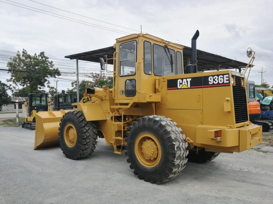 ขายถูก รถตักล้อยาง CAT 936E นำเข้าจากญี่ปุ่นโดยตรง โทร.090-986-2521 อ๊อบ