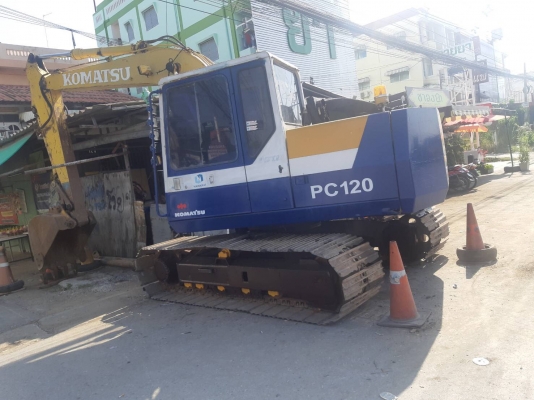 ขายแบคโฮ komatsu pc100-5