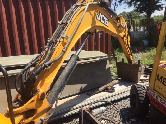 ขายรถขุดJCB รถใหม่ใช้งานแค่2000กว่าชั่วโมง