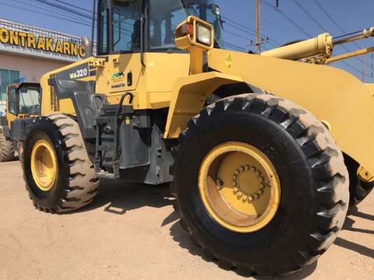 ขายรถตักล้อยาง KOMATSU WA320-6 ปี 2013 นำเข้าเองจากญี่ปุ่น สภาพสวยพร้อมใช้งาน มีVDOการทำงานครับ