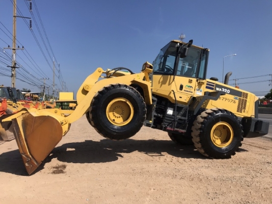 ขายรถตักล้อยาง KOMATSU WA320-6 ปี 2013 นำเข้าเองจากญี่ปุ่น สภาพสวยพร้อมใช้งาน มีVDOการทำงานครับ