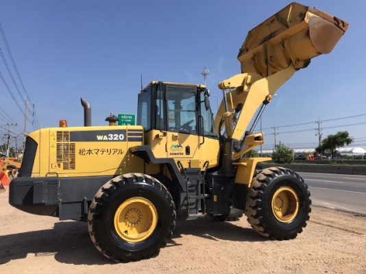 ขายรถตักล้อยาง KOMATSU WA320-6 ปี 2013 นำเข้าเองจากญี่ปุ่น สภาพสวยพร้อมใช้งาน มีVDOการทำงานครับ