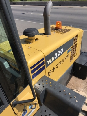 ขายรถตักล้อยาง KOMATSU WA320-6 ปี 2013 นำเข้าเองจากญี่ปุ่น สภาพสวยพร้อมใช้งาน มีVDOการทำงานครับ