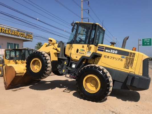 ขายรถตักล้อยาง KOMATSU WA320-6 ปี 2013 นำเข้าเองจากญี่ปุ่น สภาพสวยพร้อมใช้งาน มีVDOการทำงานครับ