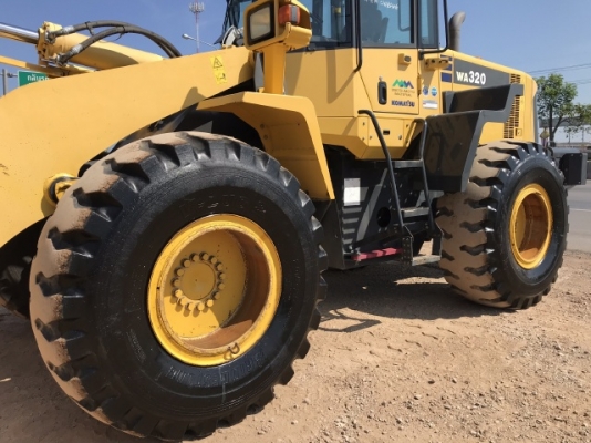 ขายรถตักล้อยาง KOMATSU WA320-6 ปี 2013 นำเข้าเองจากญี่ปุ่น สภาพสวยพร้อมใช้งาน มีVDOการทำงานครับ