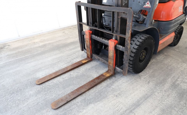 Toyota 6FD15 ยก1.5ตัน เสา3เมตร เครื่องดีเซล สวย แห้ง เดิมจากญี่ปุ่น Toyota 6FD15 ยก1.5ตัน เสา3เมตร เครื่องดีเซล สวย แห้ง เดิมจากญี่ปุ่น