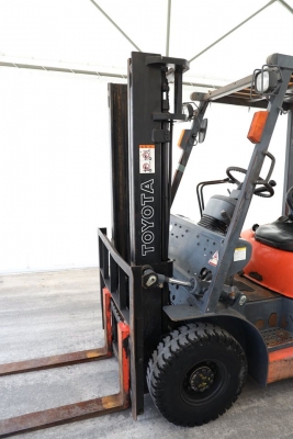 Toyota 6FD15 ยก1.5ตัน เสา3เมตร เครื่องดีเซล สวย แห้ง เดิมจากญี่ปุ่น Toyota 6FD15 ยก1.5ตัน เสา3เมตร เครื่องดีเซล สวย แห้ง เดิมจากญี่ปุ่น