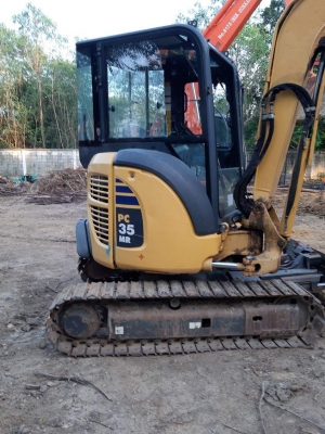 ขาย.KOMATSU PC35MR-2. เก่านอกแท้  เดิมๆๆสภาพสวยสภาพสวยพร้อมใช้  โทร  089-3818694 จ๊อย