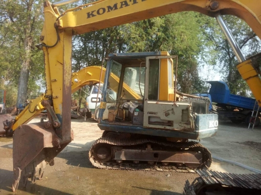 ขายคู่2คันแมคโฮ KOMATSU PC60-2 มีเล่มทะเบียน1คัน ไม่มีเล่มทะเบียน1คันขายรวม2คันราคา 550,000