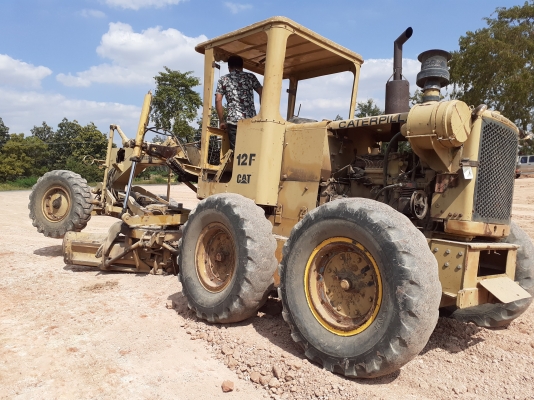 รถเกรดเดอร์ CAT12F