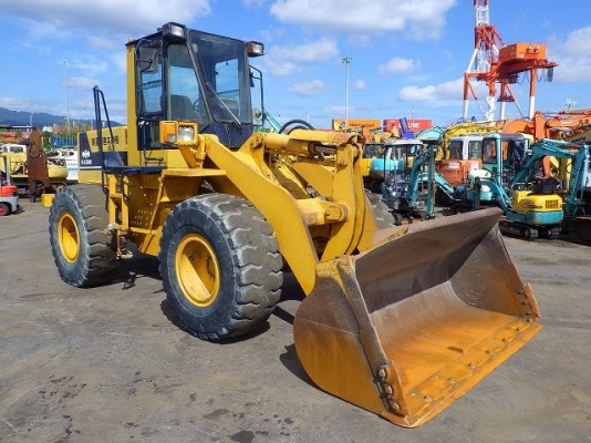 ขายรถตักล้อยาง KOMATSU WA300-1 นำเข้าเองจากญี่ปุ่น สภาพสวยพร้อมใช้งาน ถึงเร็วๆนี้ครับ