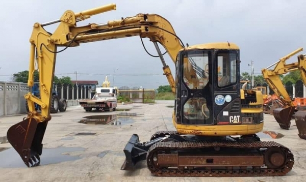 ขายด่วนพิเศษลดกระหน่ำ475,000บาทรถแบคโฮรถ     CAT308BSR  รุ่นยอดนิยมสวยๆเทียบเท่า  PC80ออโต้คันเร่งเครื่อง4สูบ  เครื่องดีปั่มแรงไฟฟ้าครบซีเรียสุงชั่วโม่งทำงานน้อยรถนอกเพิ่งนำเข้ามาใหม่ยังไม่เคยใช้งานในเมืองไทยเลยโคลทอลน้ำมันสั่นปั้มนี้ว เครื่องดีปั้มเเรงเร