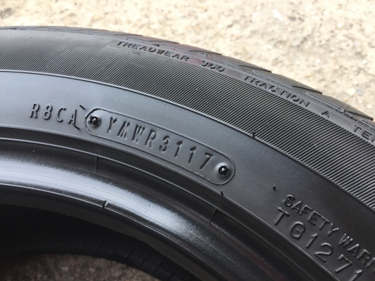 185-60-15 ปี 17 ยาง Dunlop 4 เส้น 2000 ยางสวยไม่มีปะไม่บวมไม่กินข้างดอกยางเหลือเยอะเอาไปวิ่งกันใด้อีกยาว ราคาพร้อมใส่ ร้านอยู่กระทุ่มแบน ### ราคาไม่รวมส่ง ต่างจังหวัดส่งได้ ### #### ไม่มีเก็บปลายทางโอนเงินส่งของ #### #### ถ้าคิดว่าแพงผ่านก่อนนะค่ะ #### 08