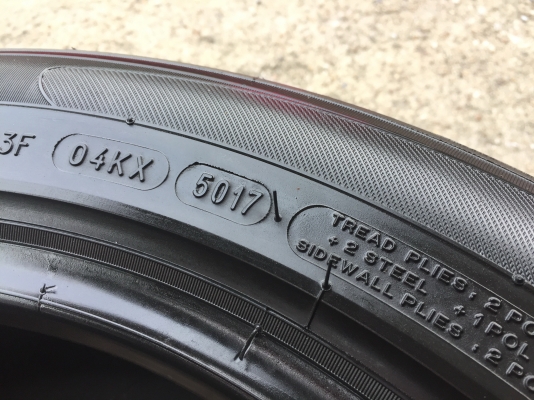 215-55-17 ปี 17 ยาง Michelin ชุด 4 เส้น 4200 ยางสวยไม่มีปะไม่บวมไม่กินข้างดอกยางเหลือเยอะเอาไปวิ่งกั 215-55-17 ปี 17 ยาง Michelin ชุด 4 เส้น 4200 ยางสวยไม่มีปะไม่บวมไม่กินข้างดอกยางเหลือเยอะเอาไปวิ่งกั