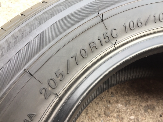 205-70-15 ปี 18 ยาง Yokohama 4 เส้น 4500 ยางสวยไม่มีปะไม่บวมไม่กินข้างดอกยางเหลือเยอะเอาไปวิ่งกันใด้อีกยาว ราคาพร้อมใส่ ร้านอยู่กระทุ่มแบน ### ราคาไม่รวมส่ง ต่างจังหวัดส่งได้ ### #### ไม่มีเก็บปลายทางโอนเงินส่งของ #### #### ถ้าคิดว่าแพงผ่านก่อนนะค่ะ ####