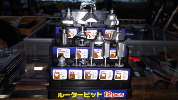 ขายดอกเร้าเตอร์ชุด12ชิ้น MADE IN JAPAN.ใหม่