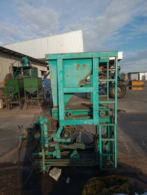 ขายด่วน เครื่องทำอิฐบล็อค ได้ครั้งละ2ก้อน ใช้ระบบไฮโดรริคทำงาน ขาดมอเตอร์อย่างเดียว ขาย 45000 บาท
