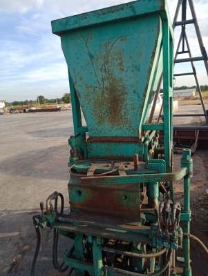 ขายด่วน เครื่องทำอิฐบล็อค ได้ครั้งละ2ก้อน ใช้ระบบไฮโดรริคทำงาน ขาดมอเตอร์อย่างเดียว ขาย 45000 บาท