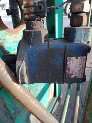 ขายด่วน เครื่องทำอิฐบล็อค ได้ครั้งละ2ก้อน ใช้ระบบไฮโดรริคทำงาน ขาดมอเตอร์อย่างเดียว ขาย 45000 บาท