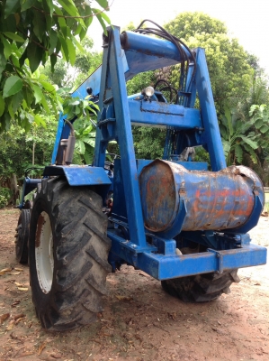 ขายรถคีบอ้อยFORD77.T5 พร้อมเล่มทะเบียน เครื่องแน่นเกียดีระบบดีปกติ พร้อมใช้งาน