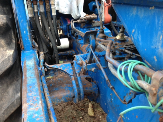 ขายรถคีบอ้อยFORD77.T5 พร้อมเล่มทะเบียน เครื่องแน่นเกียดีระบบดีปกติ พร้อมใช้งาน