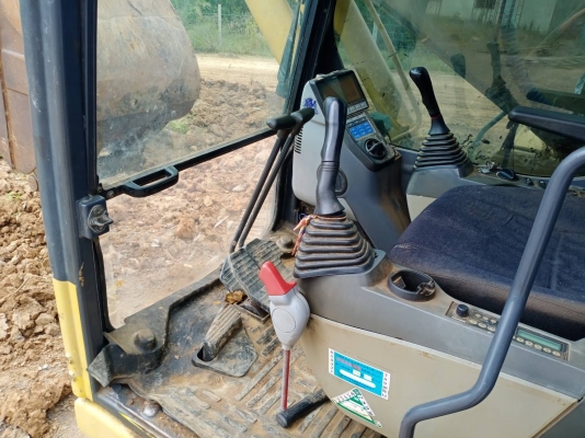 มี VDO ให้ชม.KOMATSU PC200-8 MO มีระบบหัวกระแทก มีที่ปรับมือคอลโทรล ราคา 1050000